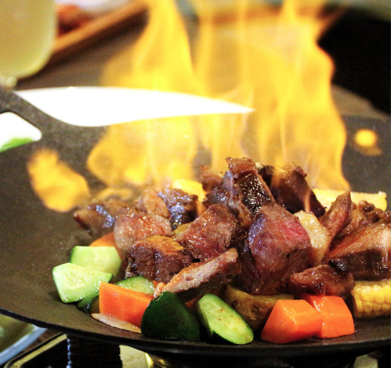 (西門)【盛夏奢華假期】兜齊私廚餐酒館 招牌極火焰牛排＜12oz＞兌換券