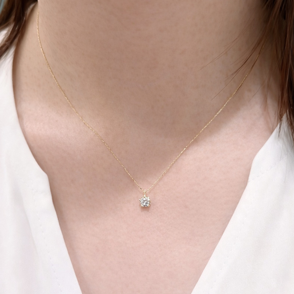 DT【ARTE WHITE】K10 曜光五爪鑲單鑽項鍊 0.15ct